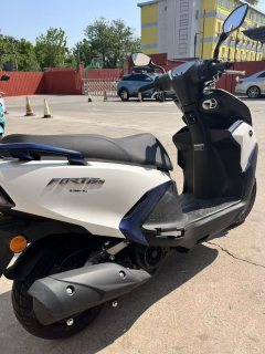 QJMOTOR Hong 125 - ფოტო 4