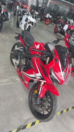 Honda CBR650R - photo 1