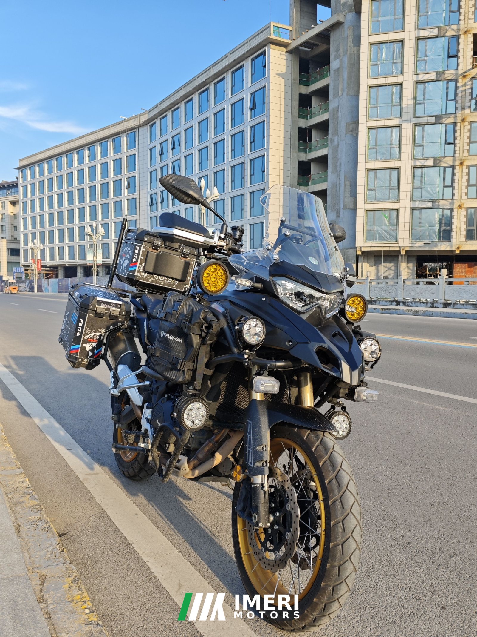 2025 Benelli TRK552 550 cc