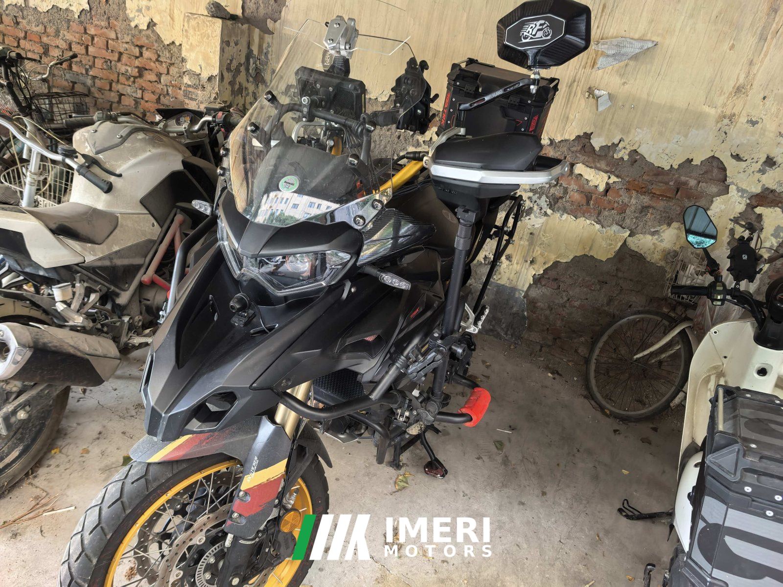 2025 Benelli TRK552 550 cc