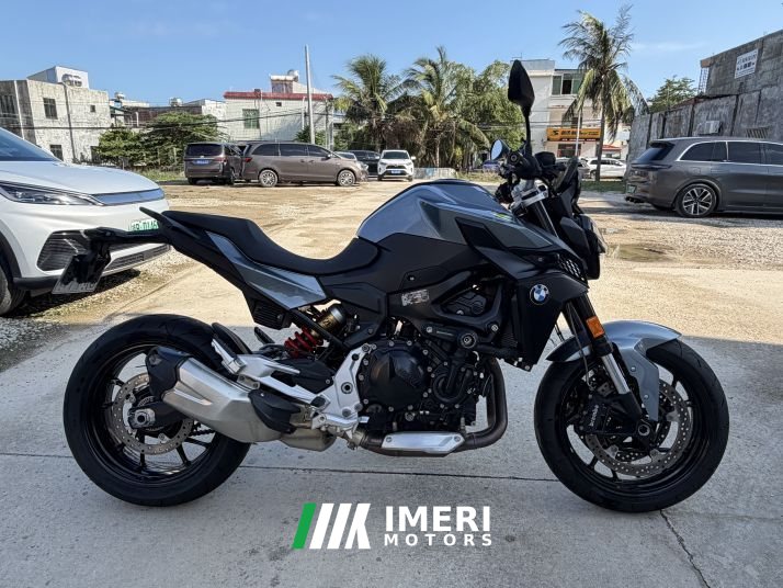 2022 BMW F 900 R