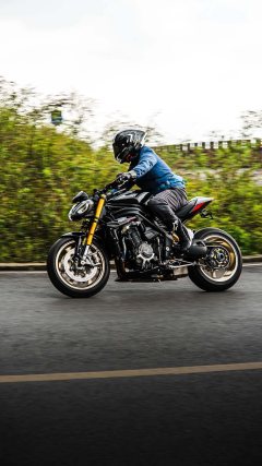 Triumph Speed Triple 1200 - ფოტო 2