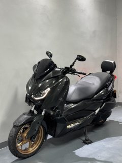 Yamaha XMAX 300 cc - photo 4
