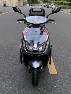 QJMOTOR 150RS - фото 2
