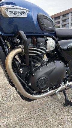 Triumph Bonneville T100 900 cc - photo 12