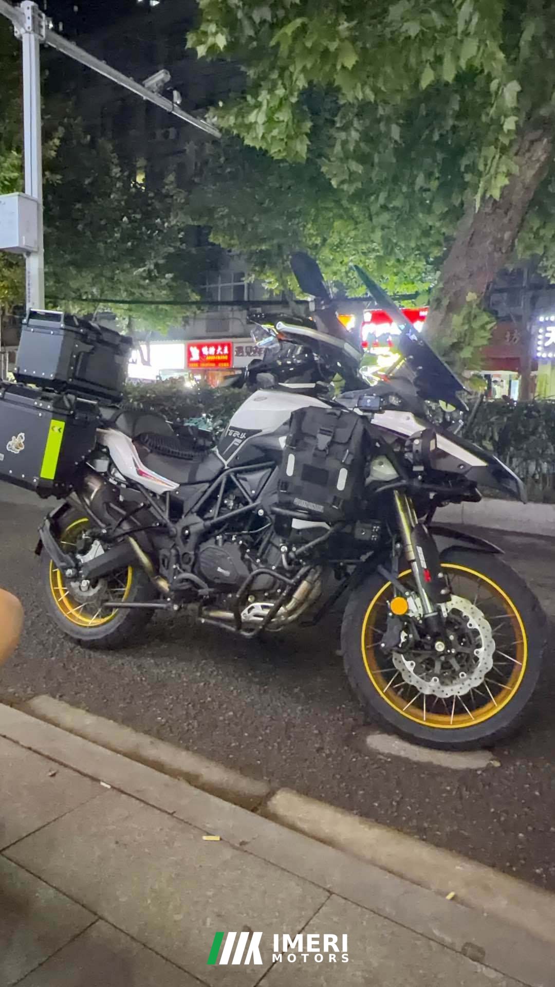Benelli TRK552 550 cc - motorcycle from China