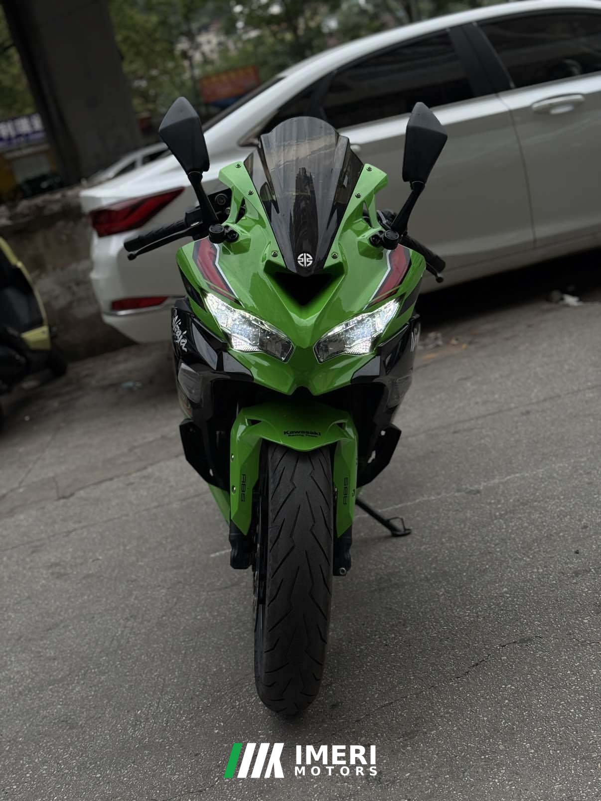 2023 Kawasaki ZX-4R 400 cc