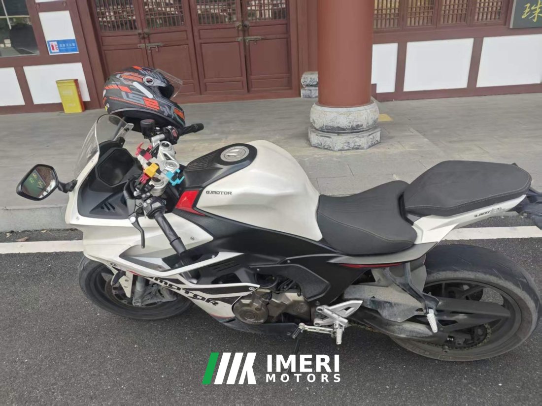 QJMOTOR 550 - motorcycle from China