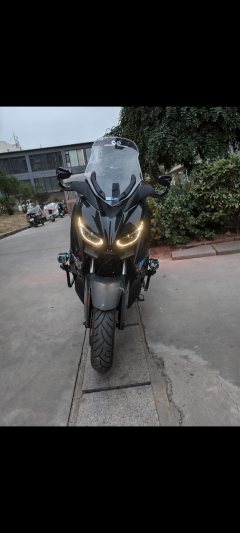 Yamaha XMAX 300 cc - фото 3