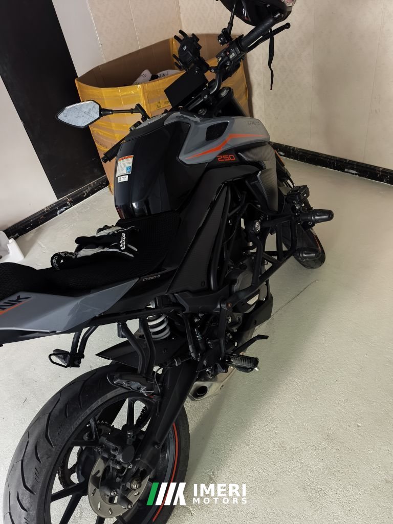 CFMOTO 250NK - мотоцикл из Китая