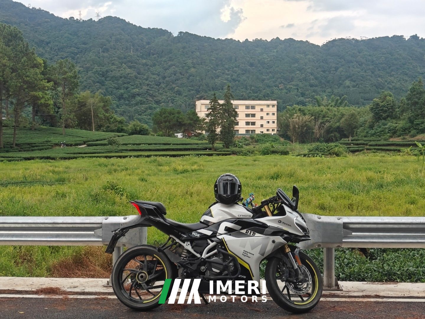 2022 CFMOTO 250SR
