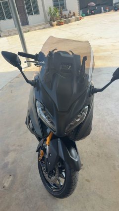 Yamaha TMAX 560 cc - photo 3