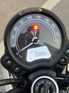 Triumph Speed Twin 900 - ფოტო 9