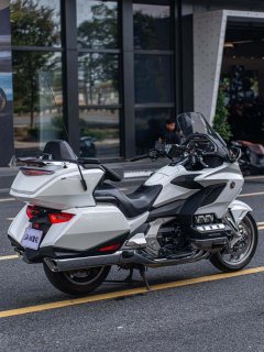 Honda Gold Wing GL1800 - ფოტო 6