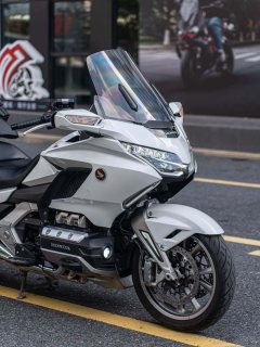 Honda Gold Wing GL1800 - ფოტო 8