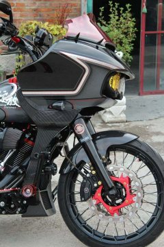 Harley-Davidson Road Glide 1923 cc - фото 5