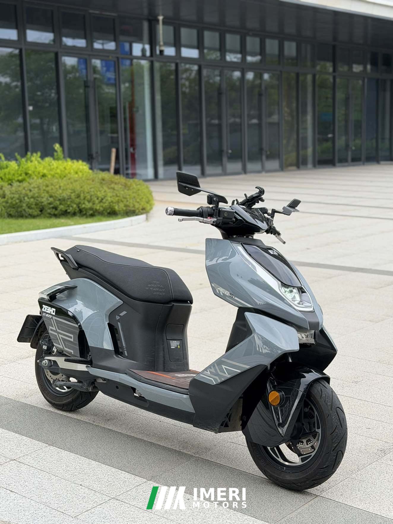 2024 Zeeho AE8