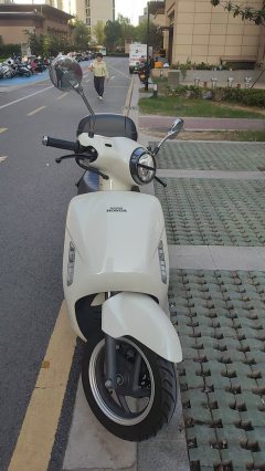 Sundiro Honda NS125LA - ფოტო 1