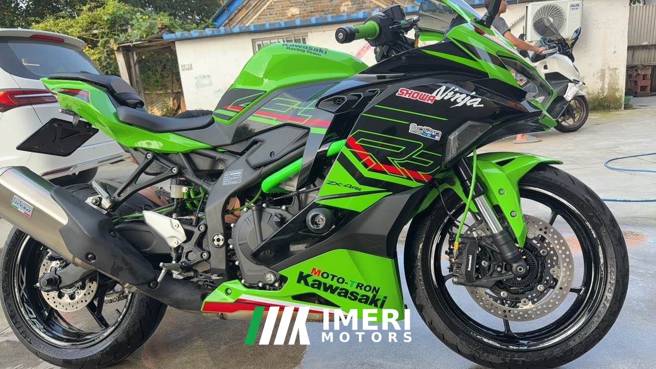 2023 Kawasaki ZX-4R 400 cc