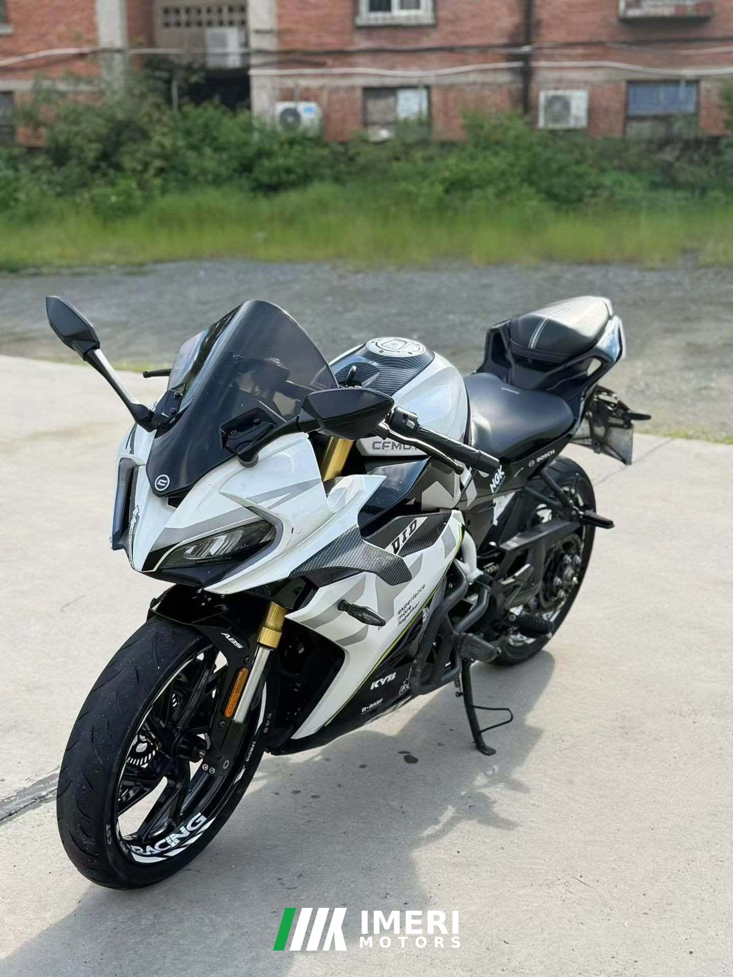 2022 CFMOTO 250SR