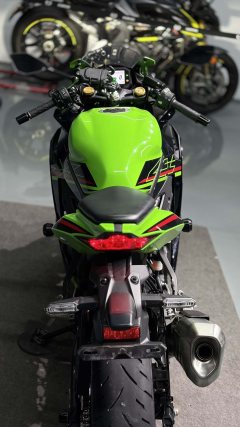 Kawasaki ZX-4R 400 cc - фото 9