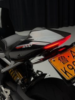 Triumph Speed Triple 1200 - ფოტო 5