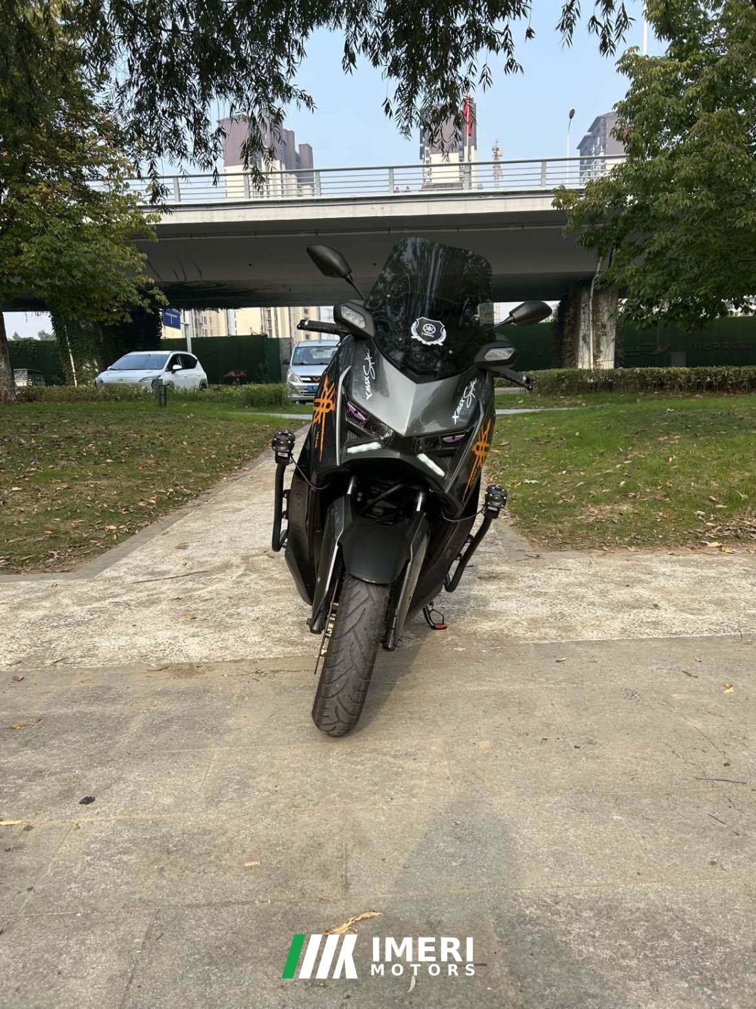 Yamaha XMAX 300 cc - мотоцикл из Китая