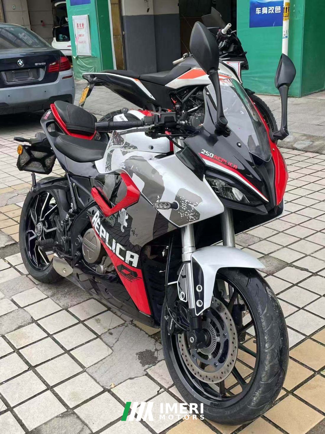QJMOTOR SRK 250 - motorcycle from China