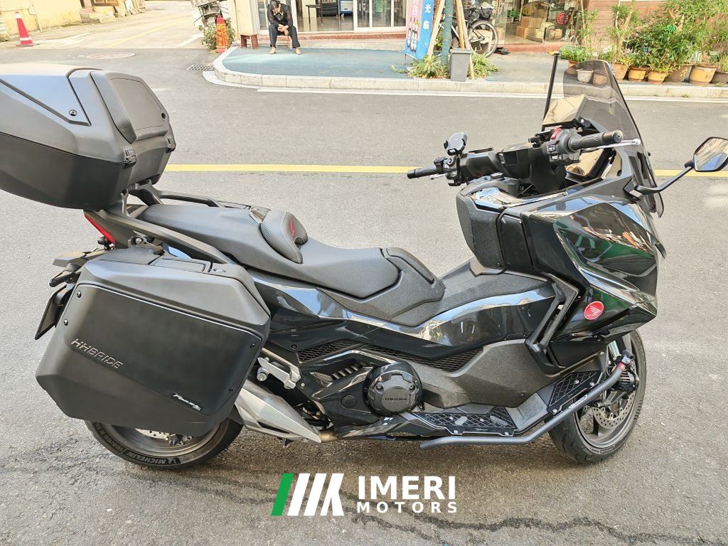 2025 Honda NSS750