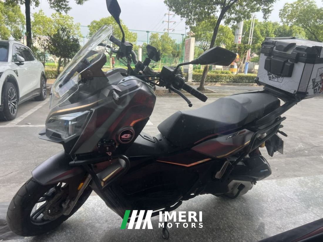 QJMOTOR Hong 150ADV - მოტოციკლი ჩინეთიდან
