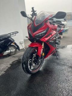 Honda CBR650R - photo 2