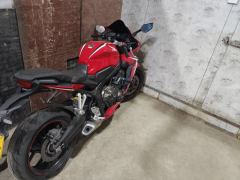 Honda CBR650R - фото 1