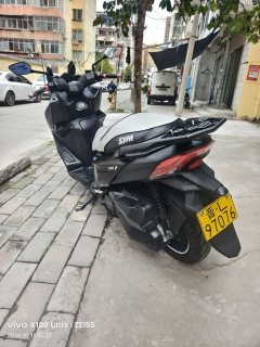 SYM Joymax F 300 - фото 4