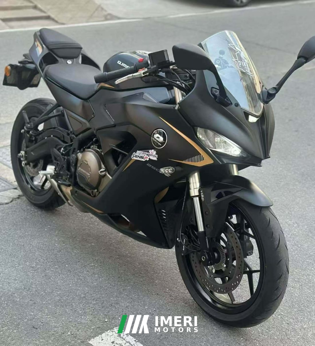 QJMOTOR SRK 250 - motorcycle from China