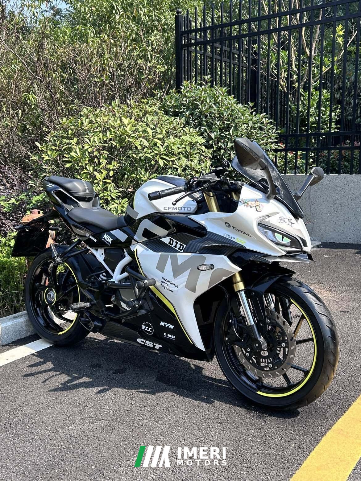 2022 CFMOTO 250SR