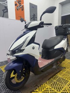 QJMOTOR Hong 125 - ფოტო 3