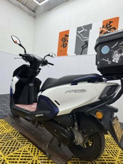 QJMOTOR Hong 125 - ფოტო 5