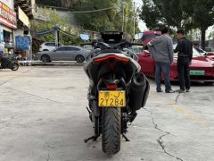 Yamaha TMAX 560 cc - photo 8