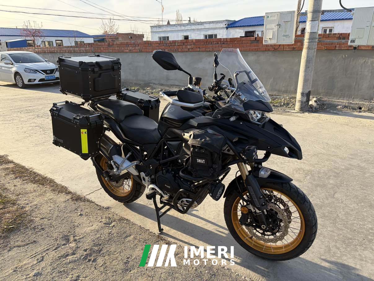 2025 Benelli TRK552 550 cc