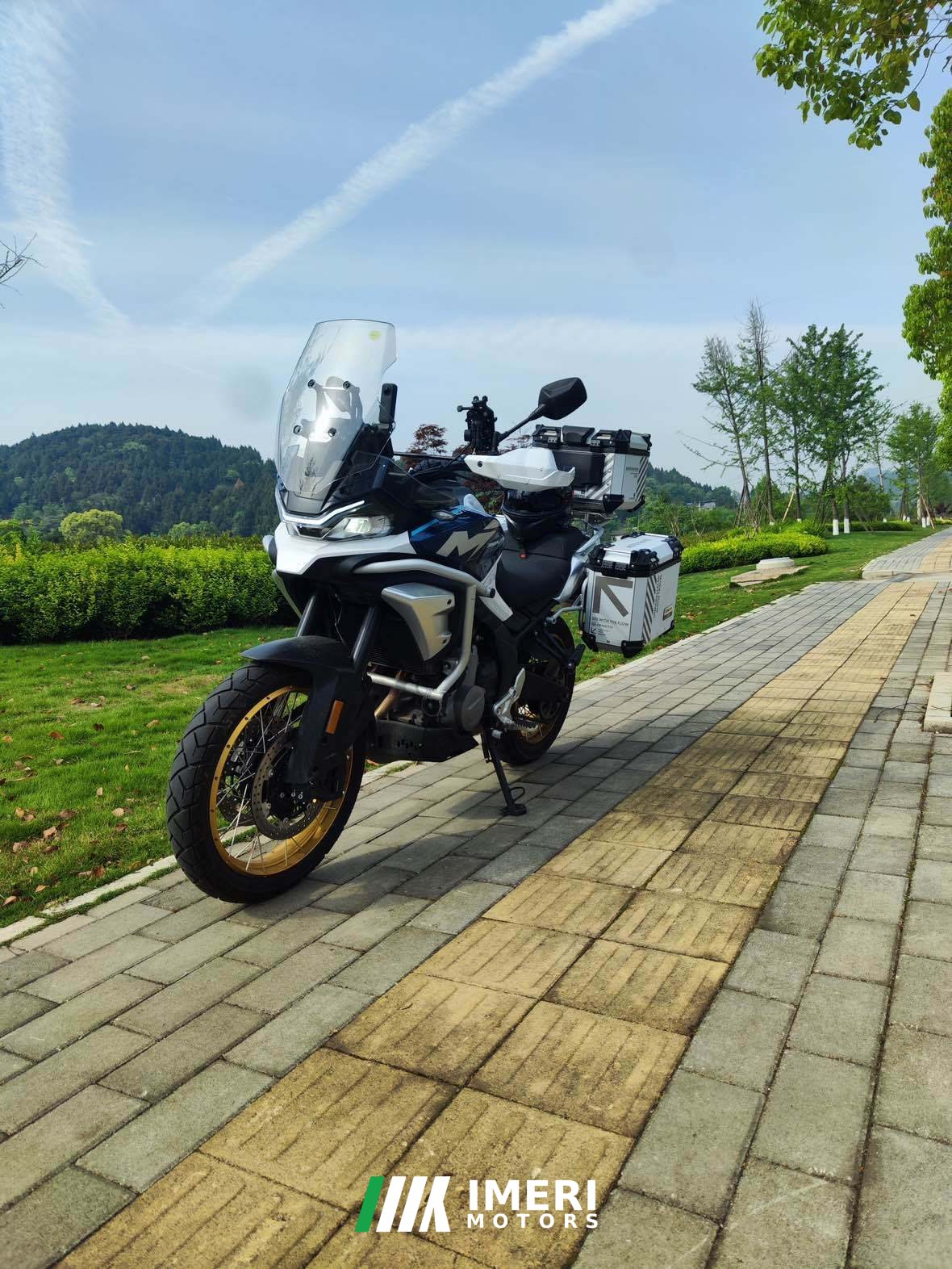 2025 CFMOTO 700MT