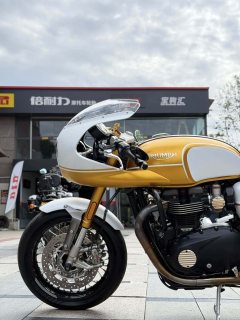 Triumph Thruxton 865 cc - ფოტო 10