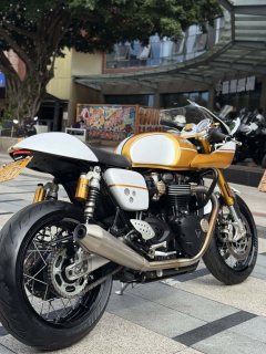 Triumph Thruxton 865 cc - ფოტო 12