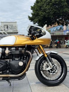 Triumph Thruxton 865 cc - ფოტო 4