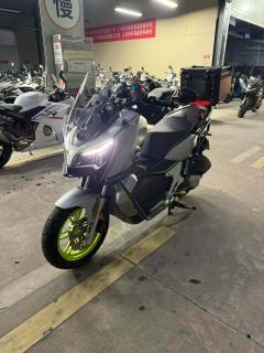 QJMOTOR Hong 150ADV - ფოტო 3
