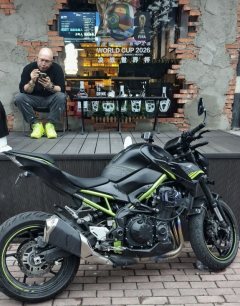 Kawasaki Z900 950 cc - фото 1