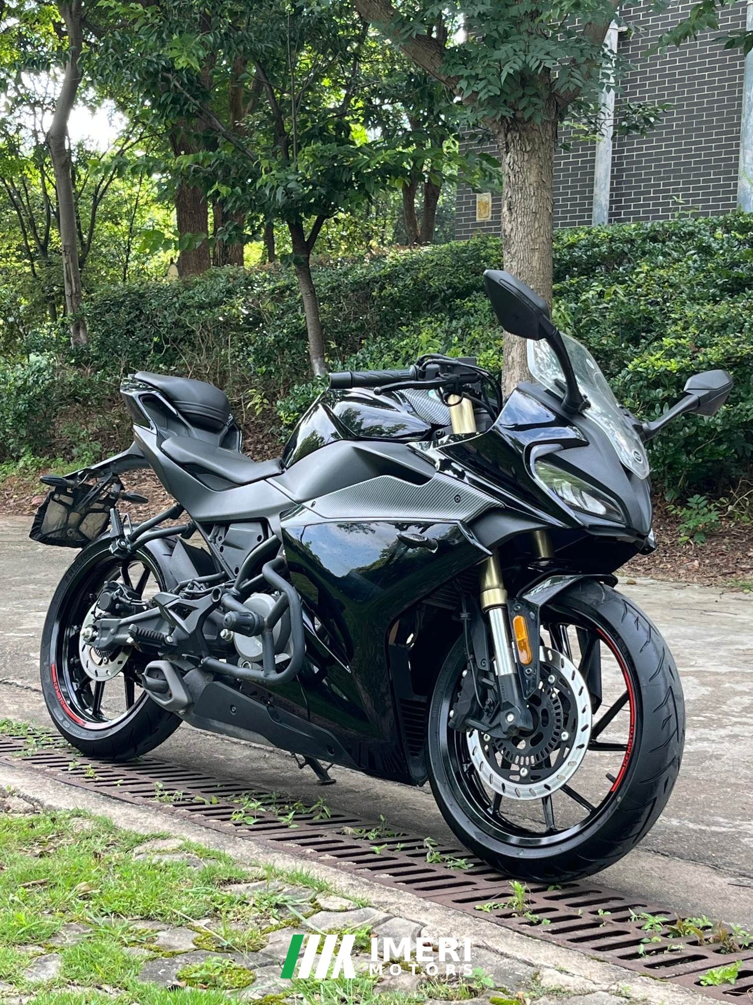 2023 CFMOTO 250SR
