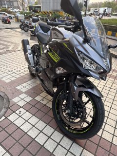 Kawasaki Ninja 400 - photo 2