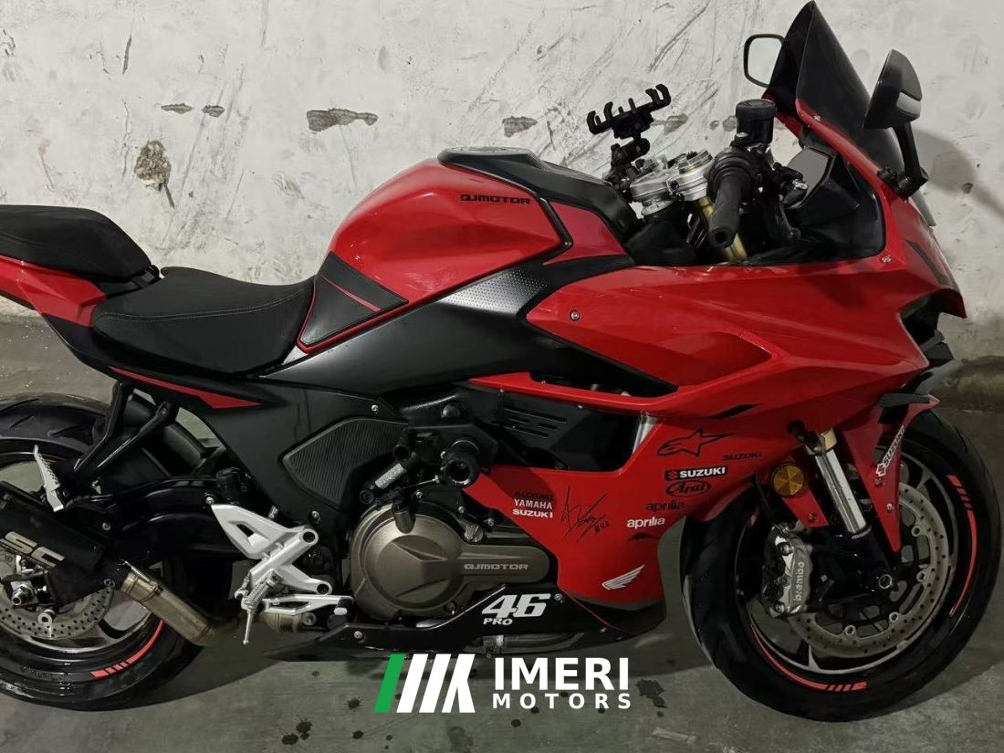 QJMOTOR SRK 550 - motorcycle from China