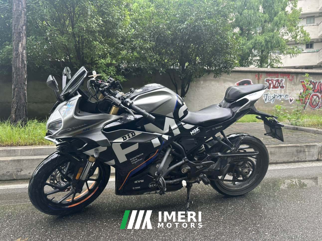 2022 CFMOTO 250SR