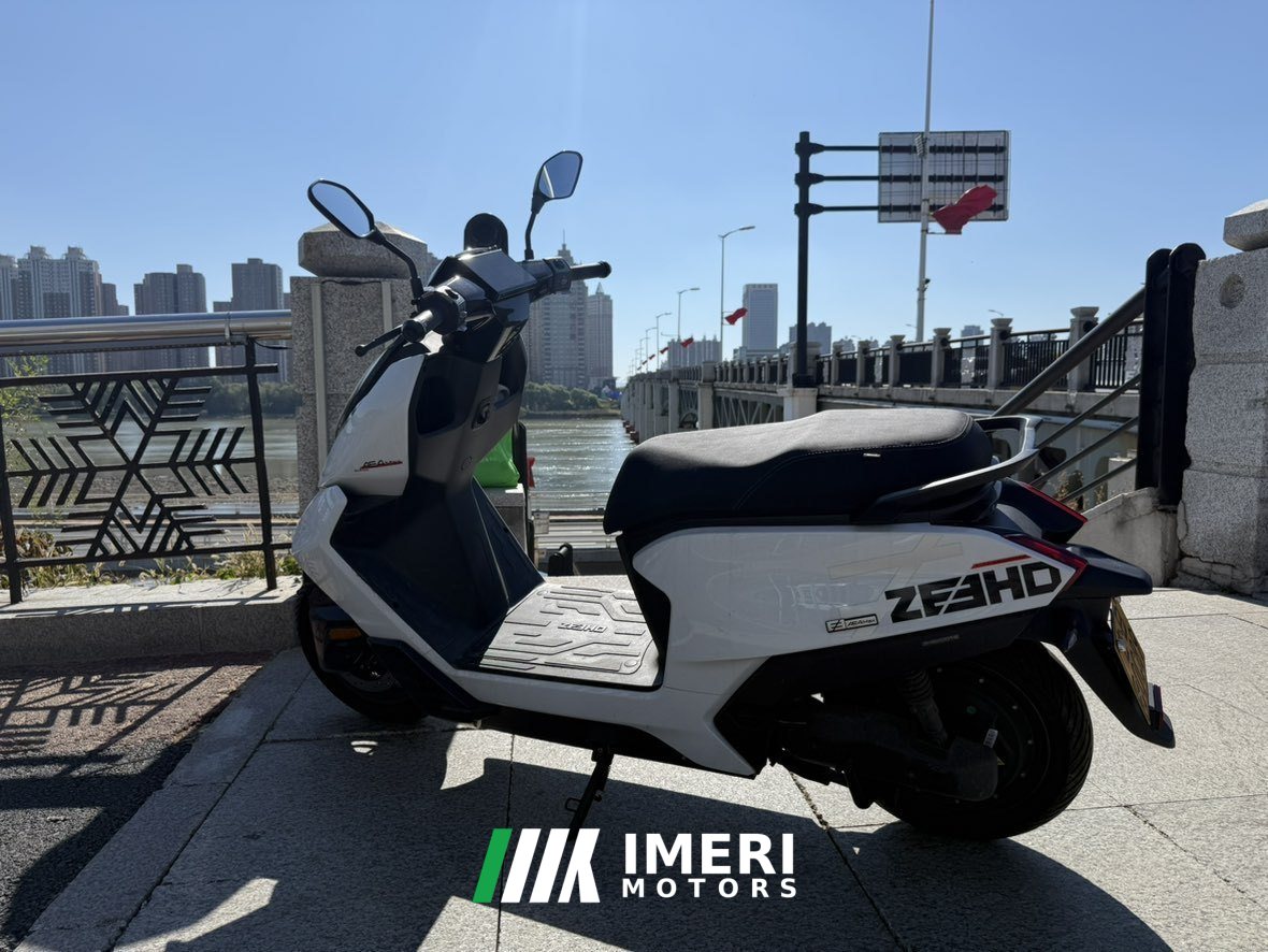 2025 Zeeho AE4